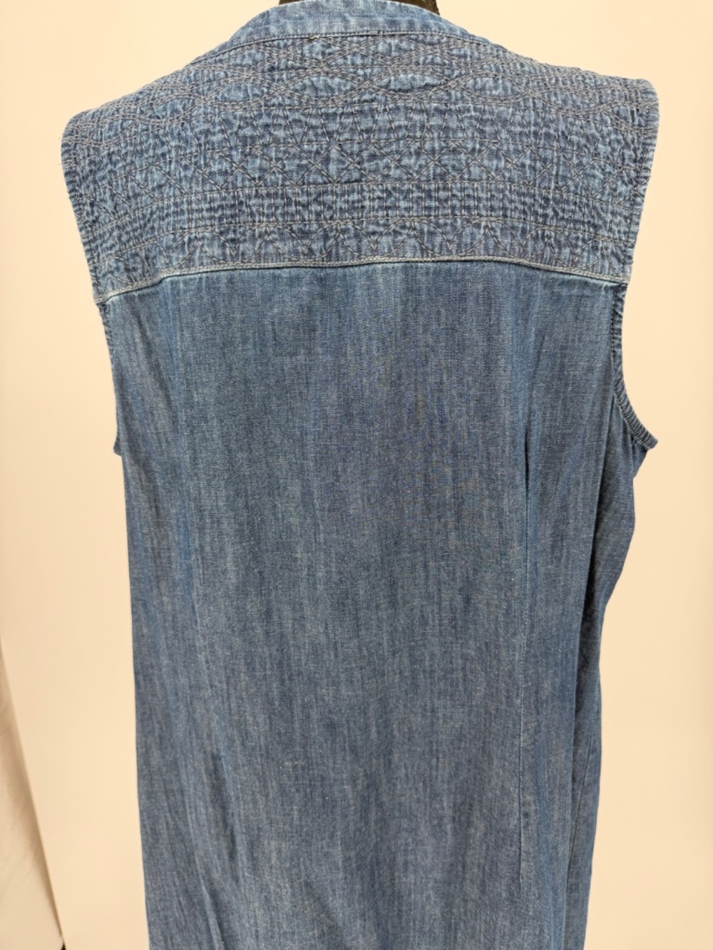 Talbots Plus Chambray Denim Split Neck Dress |‎ Smocked Embroidered Yoke 14W - Picture 8 of 8
